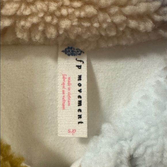 Free People movement hit the slopes printed fleece pullover size small - Picture 4 of 5